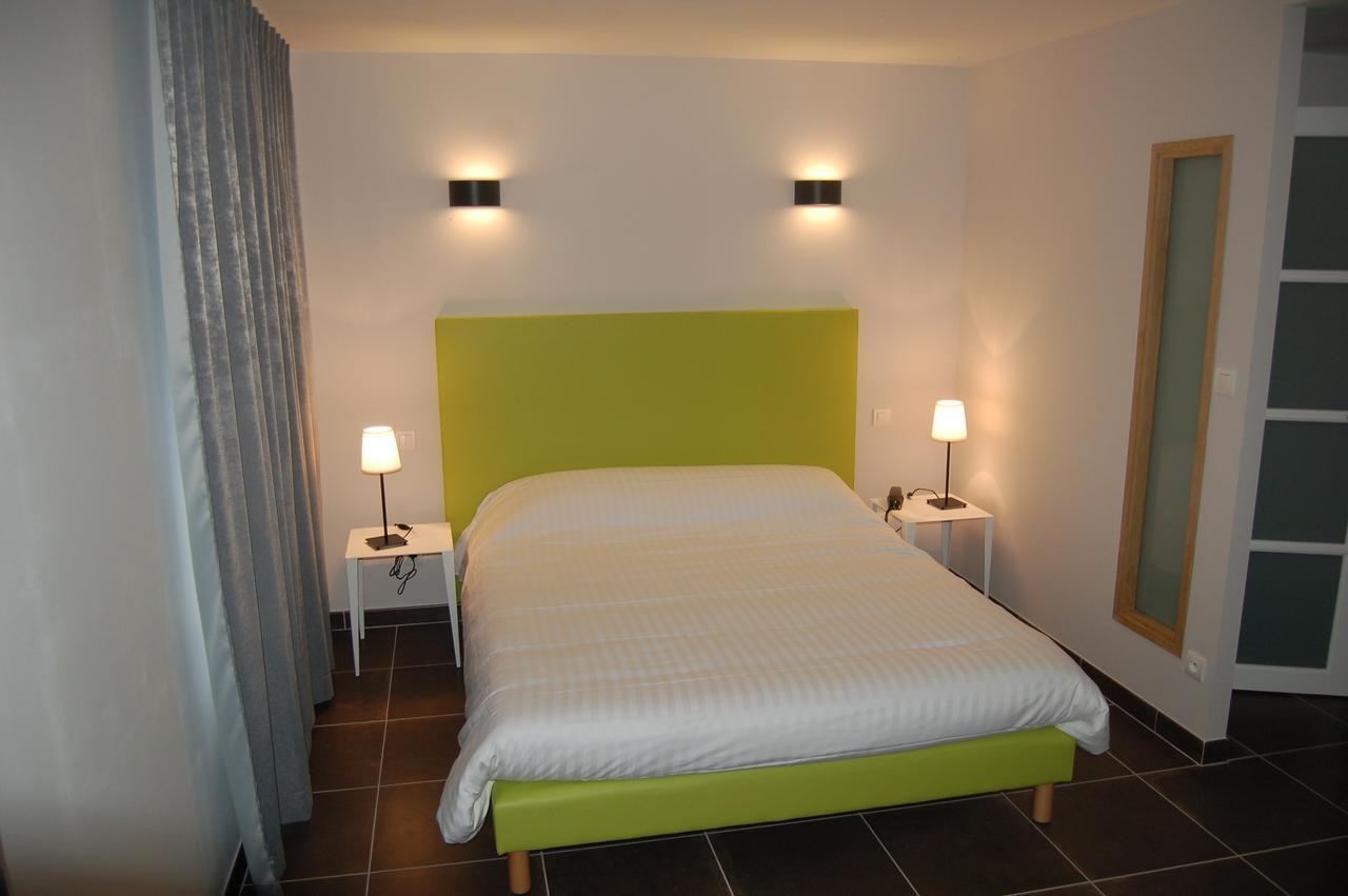 Rocaminori Hotel Louresse-Rochemenier Екстериор снимка