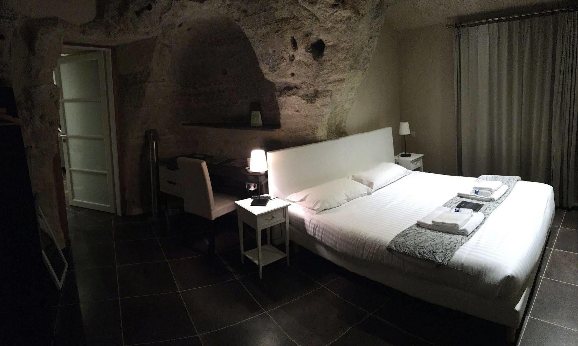 Rocaminori Hotel Louresse-Rochemenier Екстериор снимка